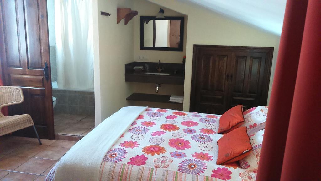ארקנה Hostal Rural Molino Del Bombo חדר תמונה